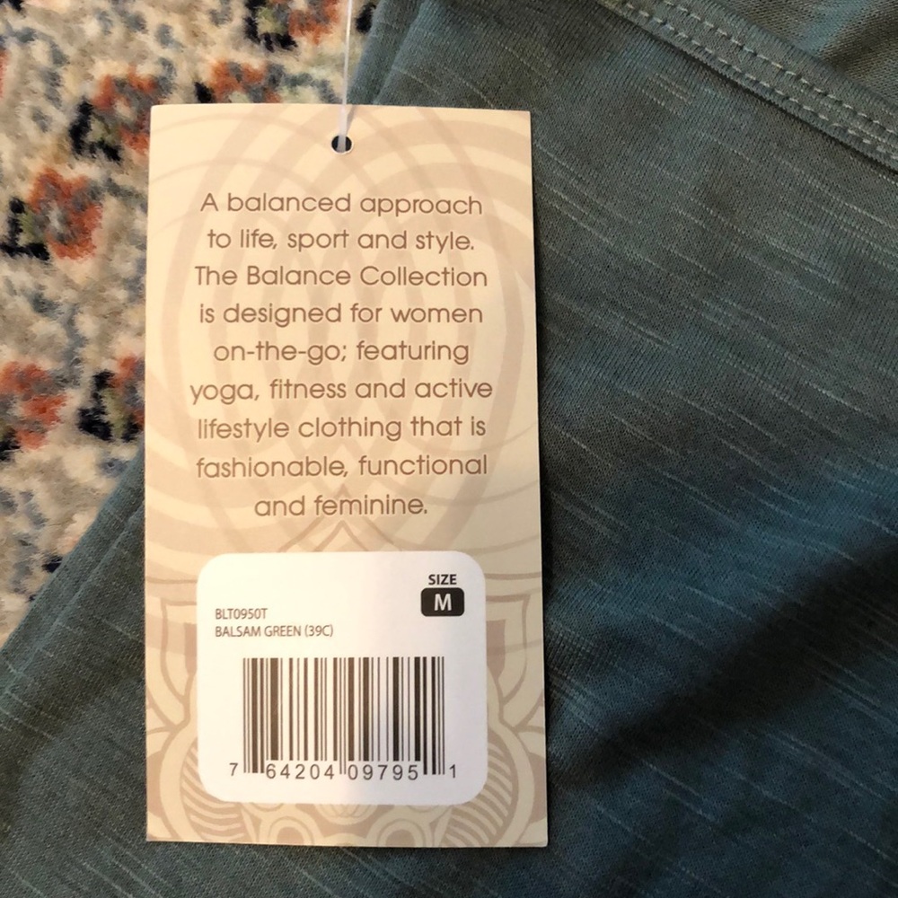 NWT New Balance Racerback Workout Tank size M - Picture 8 of 10